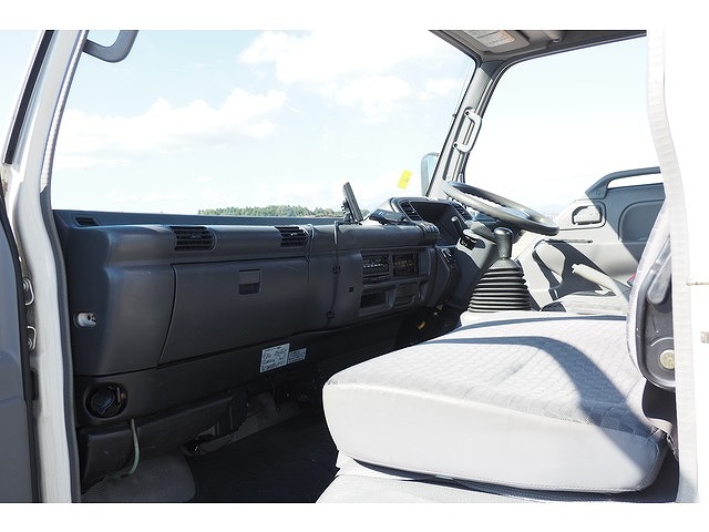 マツダタイタンアルミバン小型（2t・3t）[写真33]