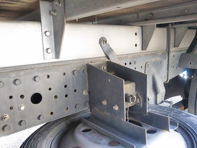 三菱ふそうキャンターアルミバン小型（2t・3t）[写真12]