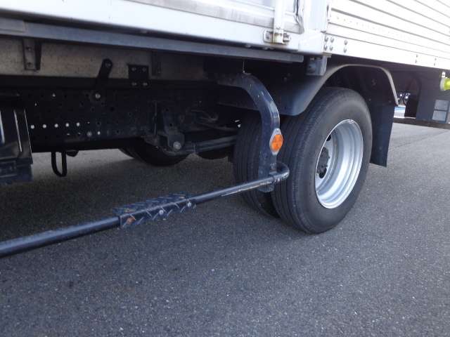 いすゞエルフアルミバン小型（2t・3t）[写真13]