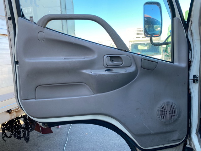 日野デュトロ冷凍車（冷蔵車）小型（2t・3t）[写真29]