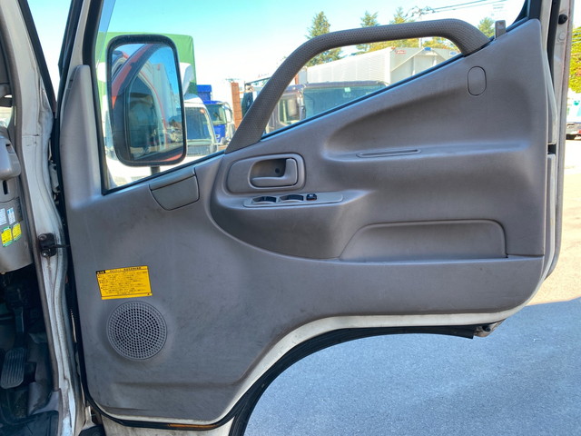 日野デュトロ冷凍車（冷蔵車）小型（2t・3t）[写真30]