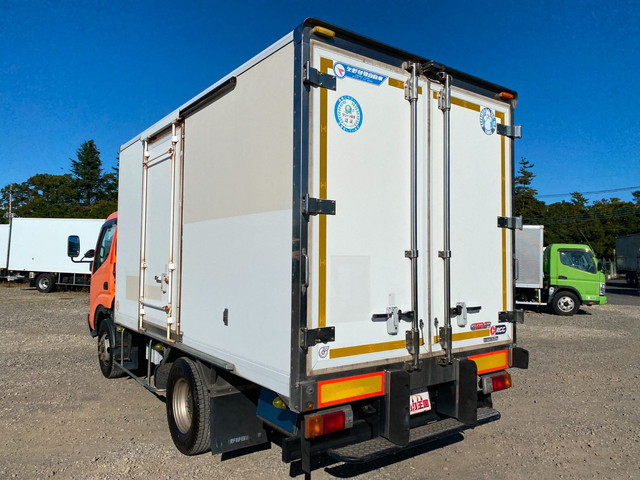 日野デュトロ冷凍車（冷蔵車）小型（2t・3t）[写真04]