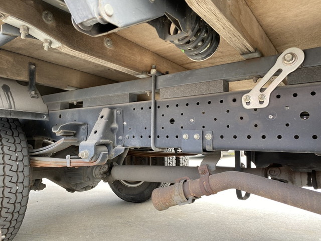 いすゞエルフ平ボディ小型（2t・3t）[写真12]