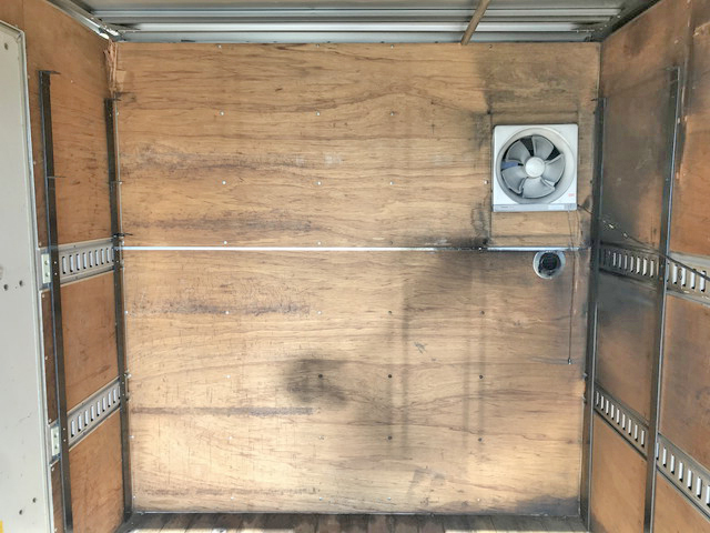 いすゞエルフアルミバン小型（2t・3t）[写真16]