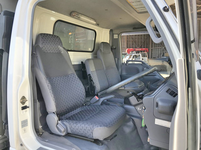 いすゞエルフアルミバン小型（2t・3t）[写真34]