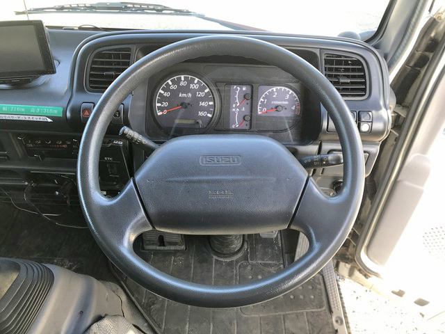 いすゞエルフアルミバン小型（2t・3t）[写真37]