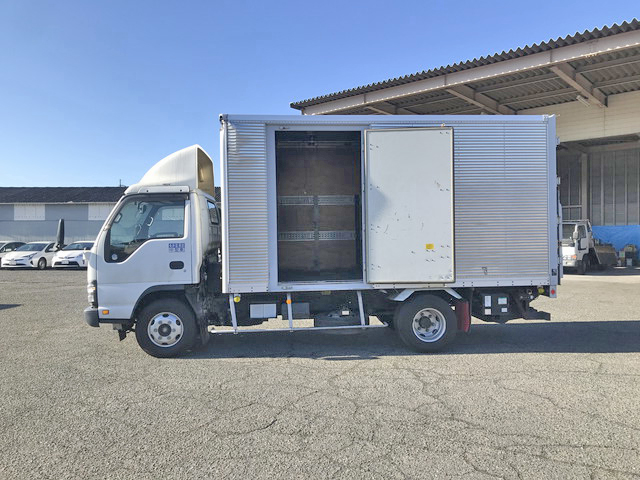 いすゞエルフアルミバン小型（2t・3t）[写真06]