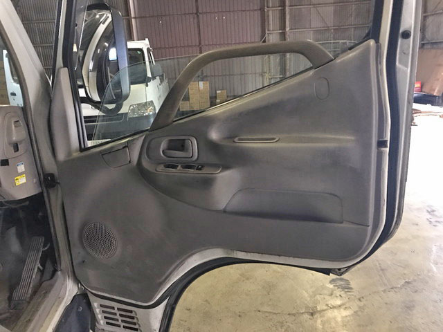 トヨタトヨエース平ボディ小型（2t・3t）[写真25]