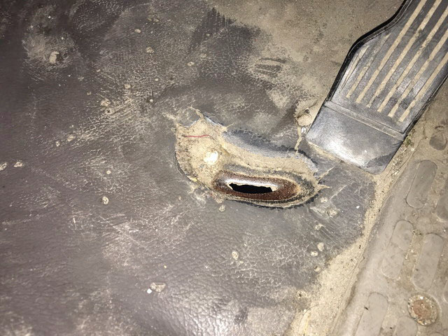 トヨタトヨエース平ボディ小型（2t・3t）[写真30]