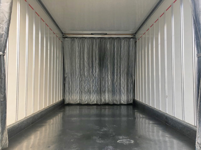 いすゞエルフ冷凍車（冷蔵車）小型（2t・3t）[写真12]