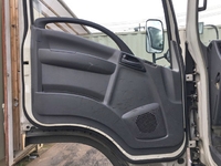 いすゞエルフ冷凍車（冷蔵車）小型（2t・3t）[写真28]