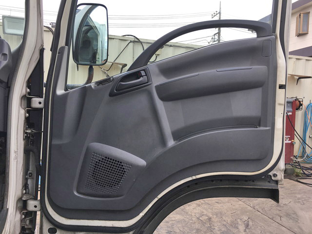 いすゞエルフ冷凍車（冷蔵車）小型（2t・3t）[写真29]