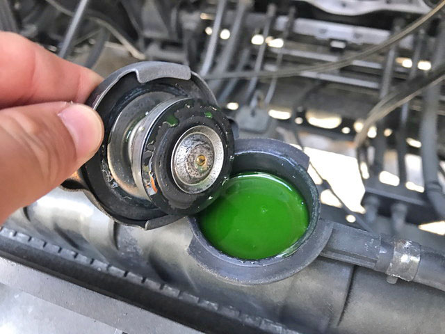 UDトラックスコンドル幌ウイング中型（4t）[写真13]