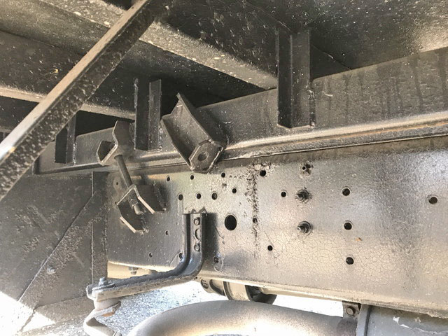 UDトラックスコンドル幌ウイング中型（4t）[写真15]