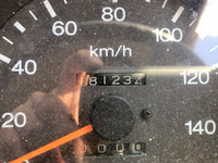 UDトラックスコンドル幌ウイング中型（4t）[写真26]