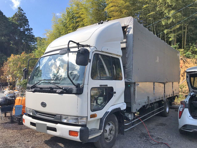 UDトラックスコンドル幌ウイング中型（4t）[写真03]