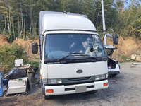 UDトラックスコンドル幌ウイング中型（4t）[写真05]