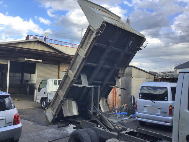 いすゞエルフダンプ小型（2t・3t）[写真10]