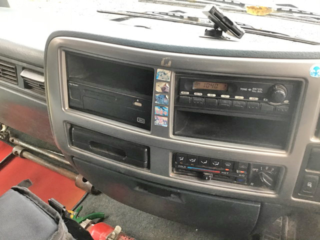 UDトラックスコンドルクレーン4段増トン（6t・8t）[写真33]