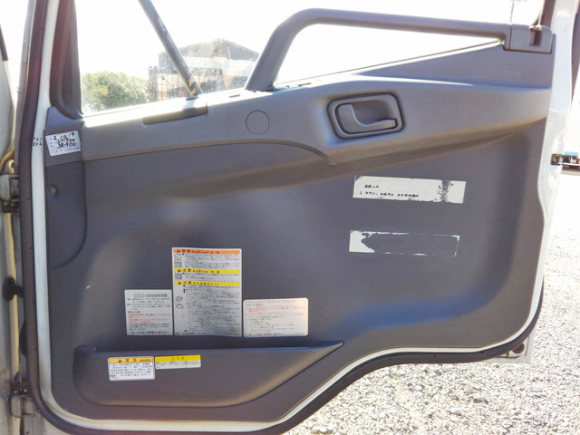 三菱ふそうファイターアルミバン中型（4t）[写真25]