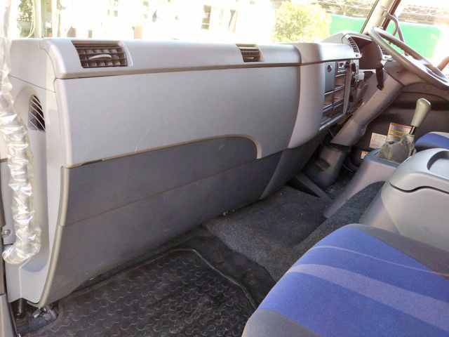 三菱ふそうファイターアルミバン中型（4t）[写真29]