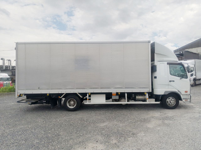 三菱ふそうファイターアルミバン中型（4t）[写真04]