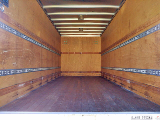 三菱ふそうファイターアルミバン中型（4t）[写真09]