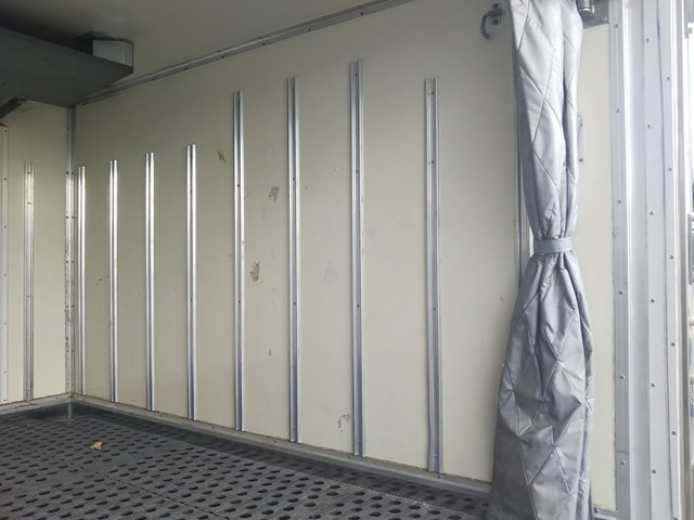 いすゞエルフ冷凍車（冷蔵車）小型（2t・3t）[写真14]