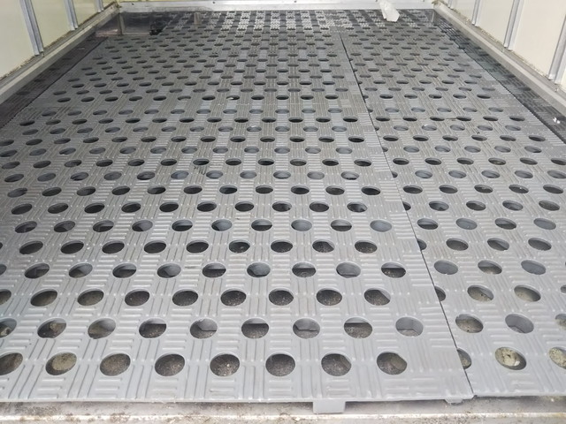 いすゞエルフ冷凍車（冷蔵車）小型（2t・3t）[写真16]