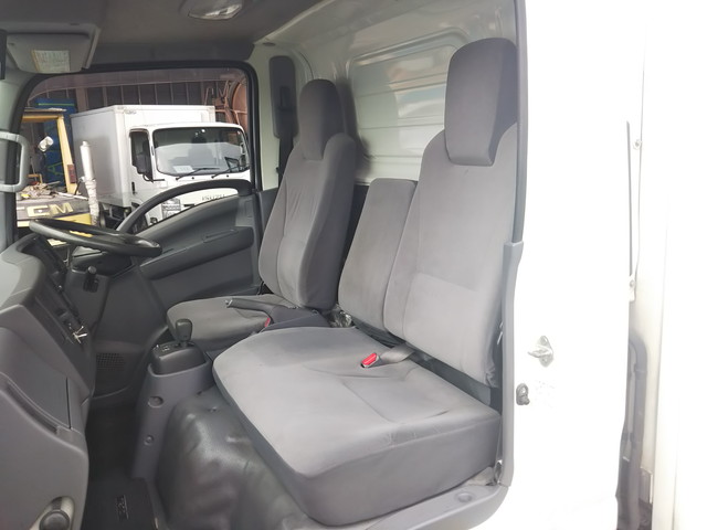 いすゞエルフ冷凍車（冷蔵車）小型（2t・3t）[写真28]