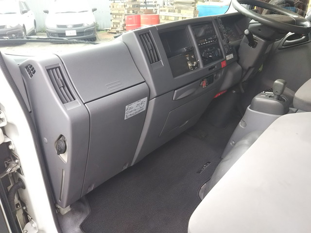 いすゞエルフ冷凍車（冷蔵車）小型（2t・3t）[写真31]