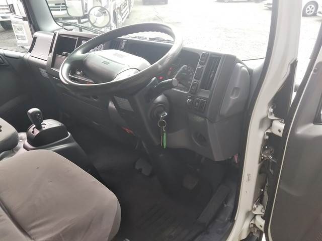 いすゞエルフ冷凍車（冷蔵車）小型（2t・3t）[写真32]