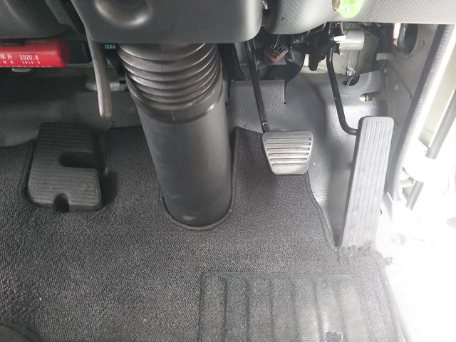 いすゞエルフ冷凍車（冷蔵車）小型（2t・3t）[写真39]