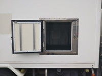 いすゞエルフ冷凍車（冷蔵車）小型（2t・3t）[写真07]