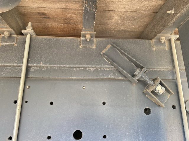 いすゞギガアルミブロック大型（10t）[写真19]