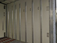 いすゞエルフ冷凍車（冷蔵車）小型（2t・3t）[写真12]