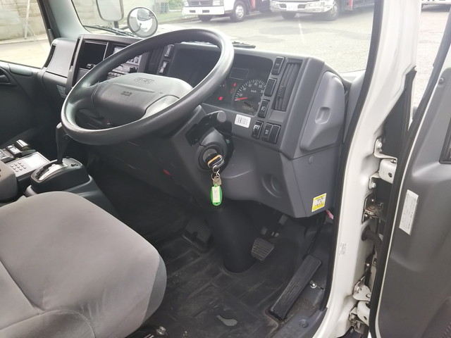 いすゞエルフ冷凍車（冷蔵車）小型（2t・3t）[写真33]