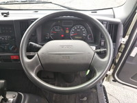 いすゞエルフ冷凍車（冷蔵車）小型（2t・3t）[写真37]