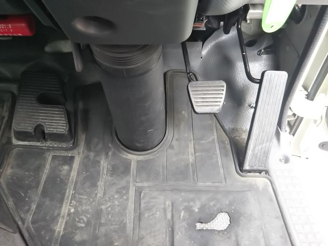 いすゞエルフ冷凍車（冷蔵車）小型（2t・3t）[写真39]