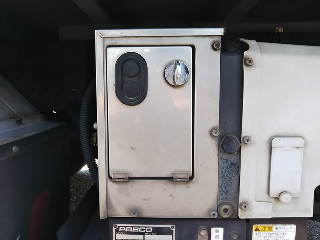 三菱ふそうキャンターアルミバン小型（2t・3t）[写真20]