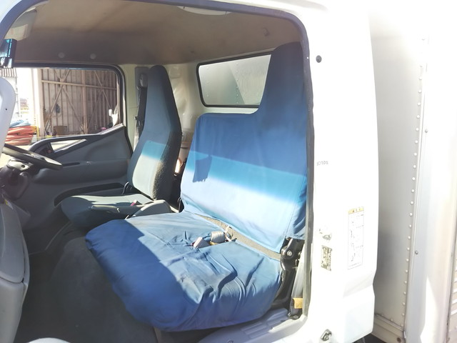 三菱ふそうキャンターアルミバン小型（2t・3t）[写真31]