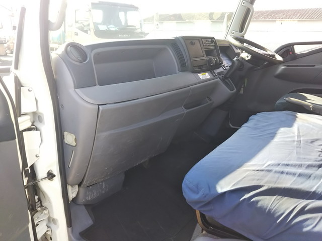 三菱ふそうキャンターアルミバン小型（2t・3t）[写真34]