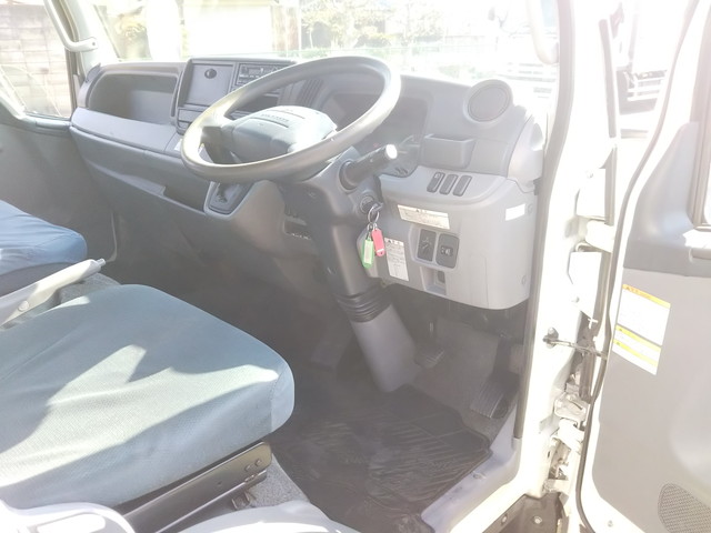 三菱ふそうキャンターアルミバン小型（2t・3t）[写真35]