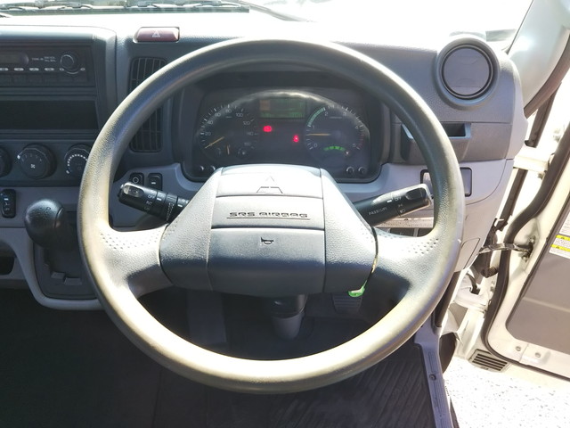 三菱ふそうキャンターアルミバン小型（2t・3t）[写真38]