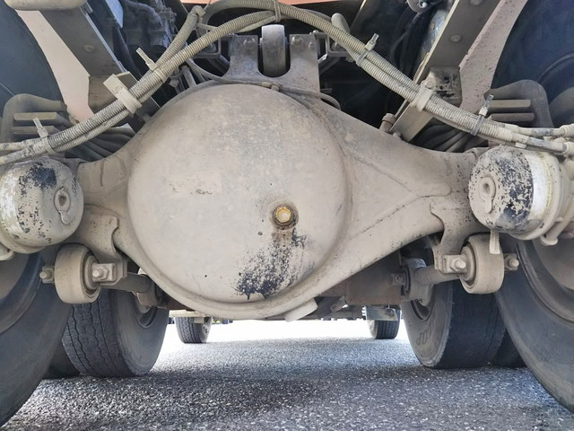 いすゞギガミキサー車（コンクリートミキサー）大型（10t）[写真22]