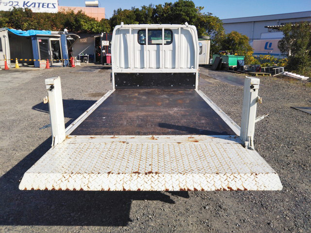 三菱ふそうキャンターガッツ平ボディ小型（2t・3t）[写真10]