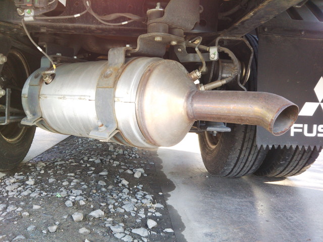 三菱ふそうキャンターガッツ平ボディ小型（2t・3t）[写真22]