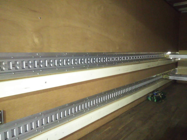 日野レンジャーアルミバン中型（4t）[写真06]