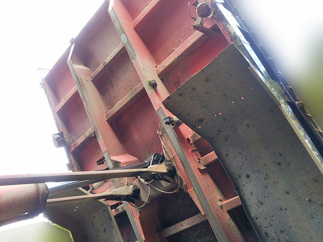 日野プロフィアダンプ大型（10t）[写真08]