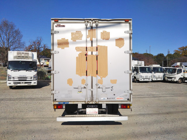 いすゞエルフアルミバン小型（2t・3t）[写真08]
